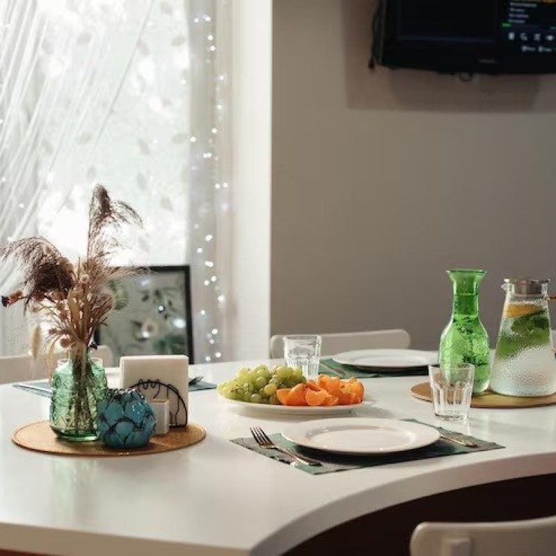 imgi_7_opulent-setting-fine-dining-experience-table-setting-several-people-home_132075-14770